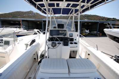 Boston whaler Boston whaler Boston 26 outrage