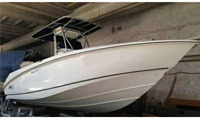 Boston whaler Boston whaler Boston 27 outrage