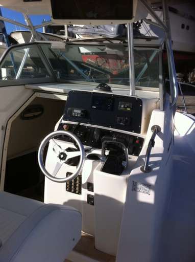 Boston whaler Boston whaler Boston 28 outrage