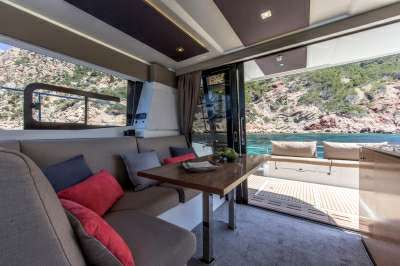 FOUNTAINE PAJOT FOUNTAINE PAJOT MY 37