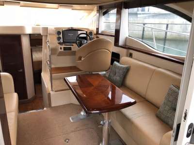 SEA RAY SEA RAY 375 sedan bridge