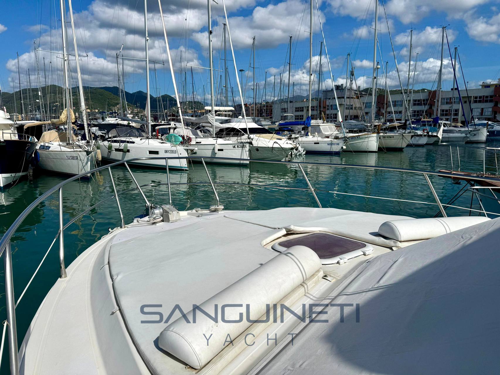 Azimut 37