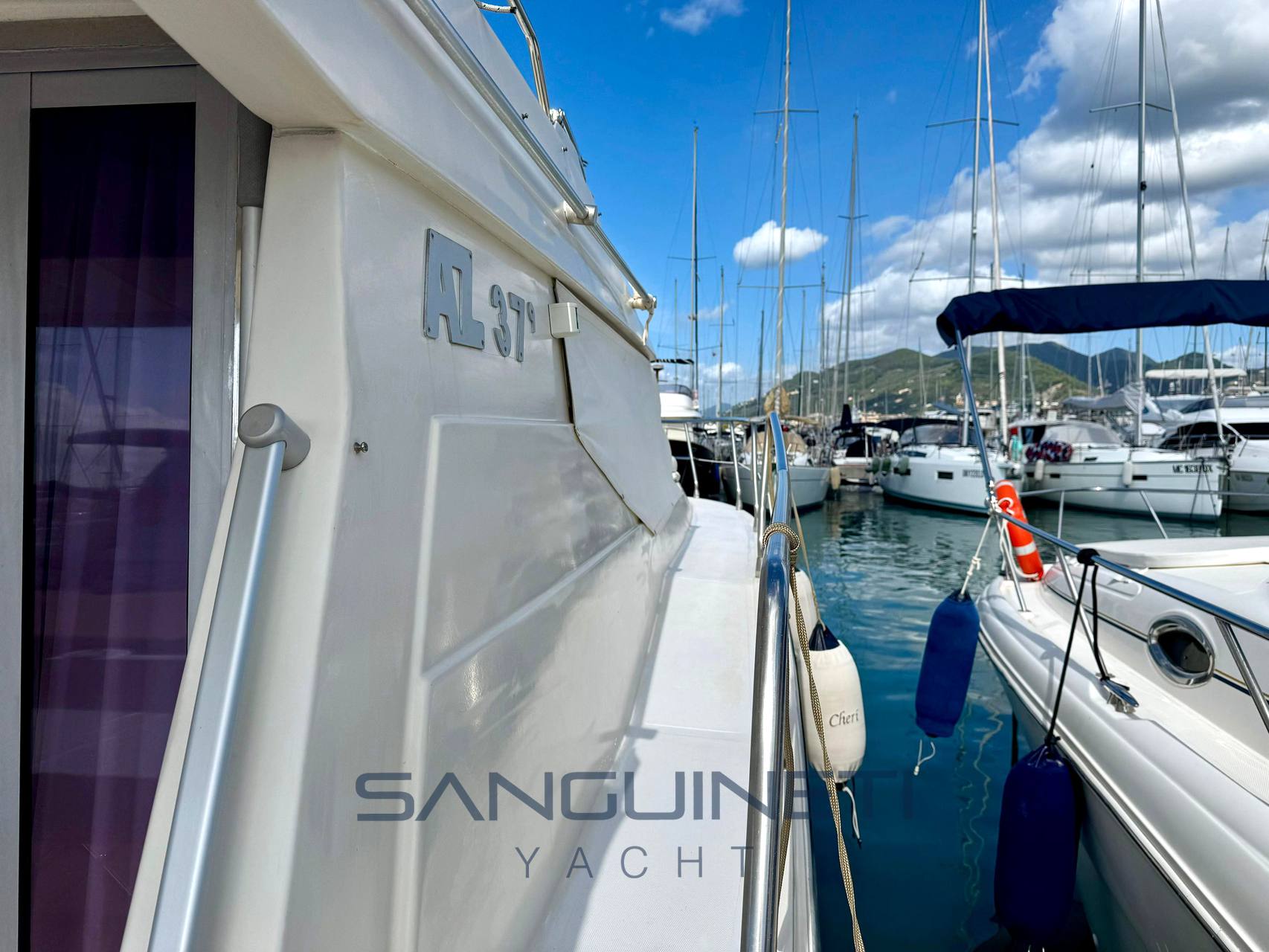 Azimut 37