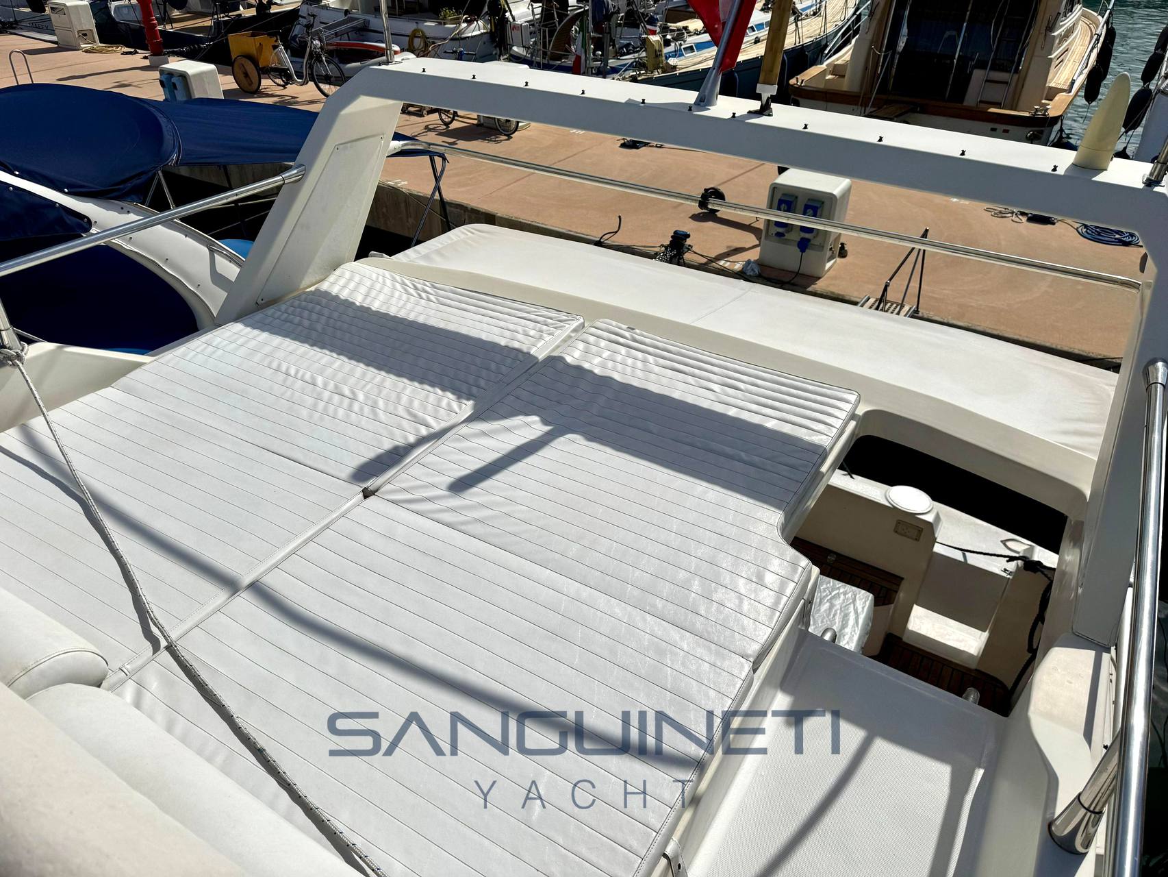 Azimut 37