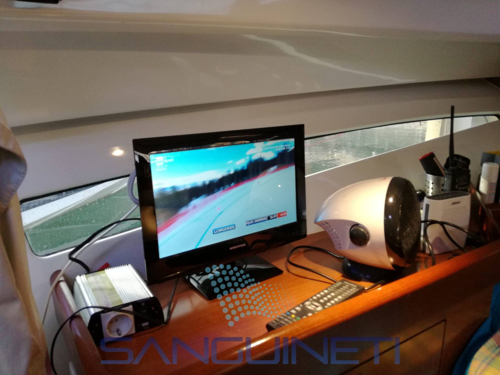 Beneteau Antares 880