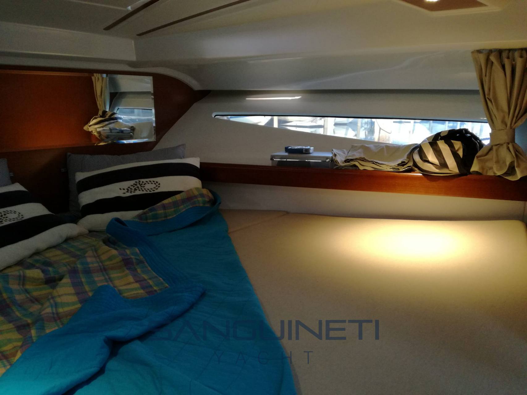 Beneteau Antares 880