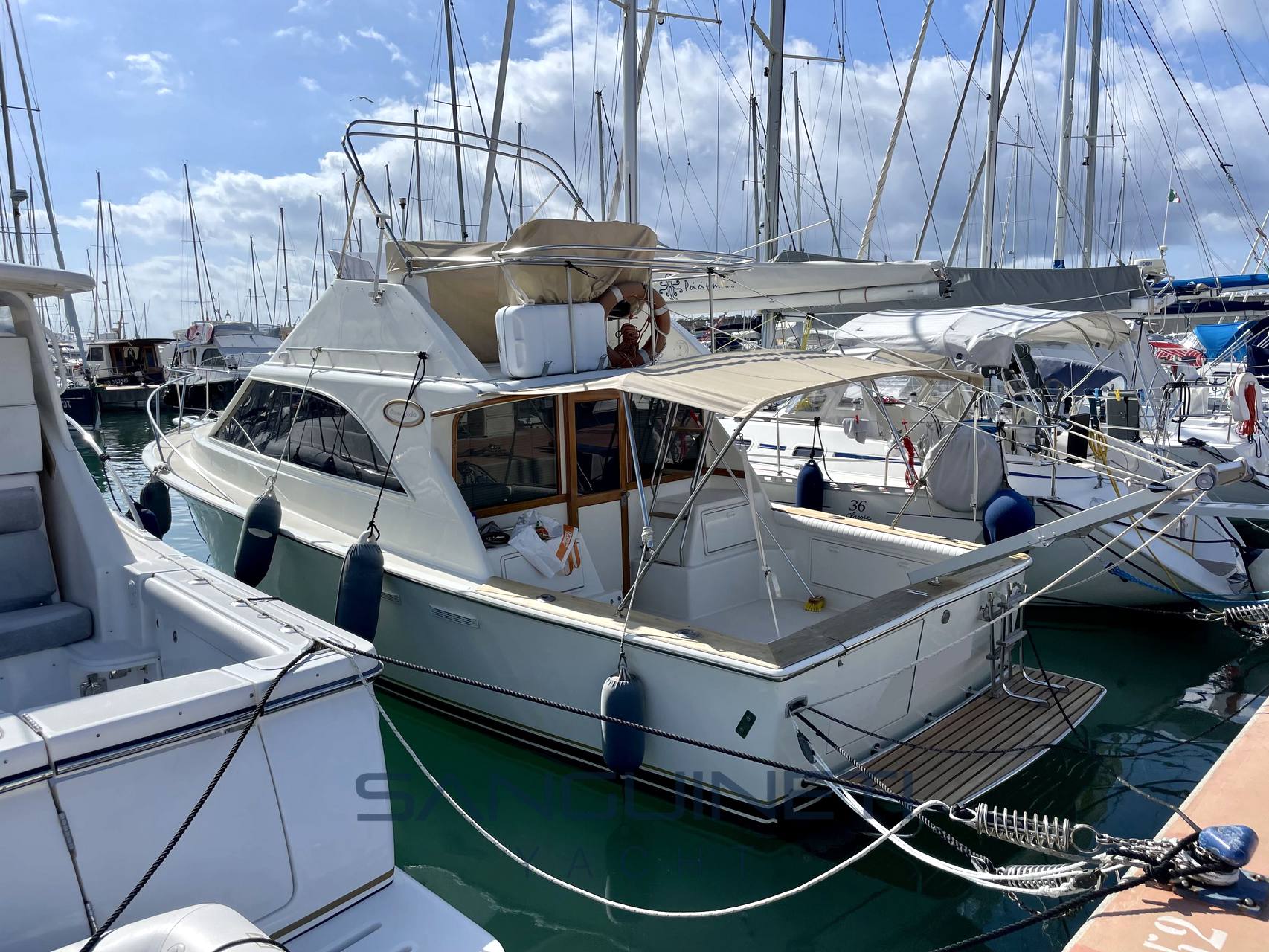 Ocean yacht 32 super sport Exterior