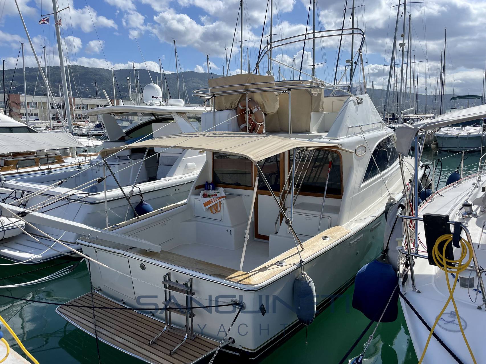 Ocean yacht 32 super sport Exterior