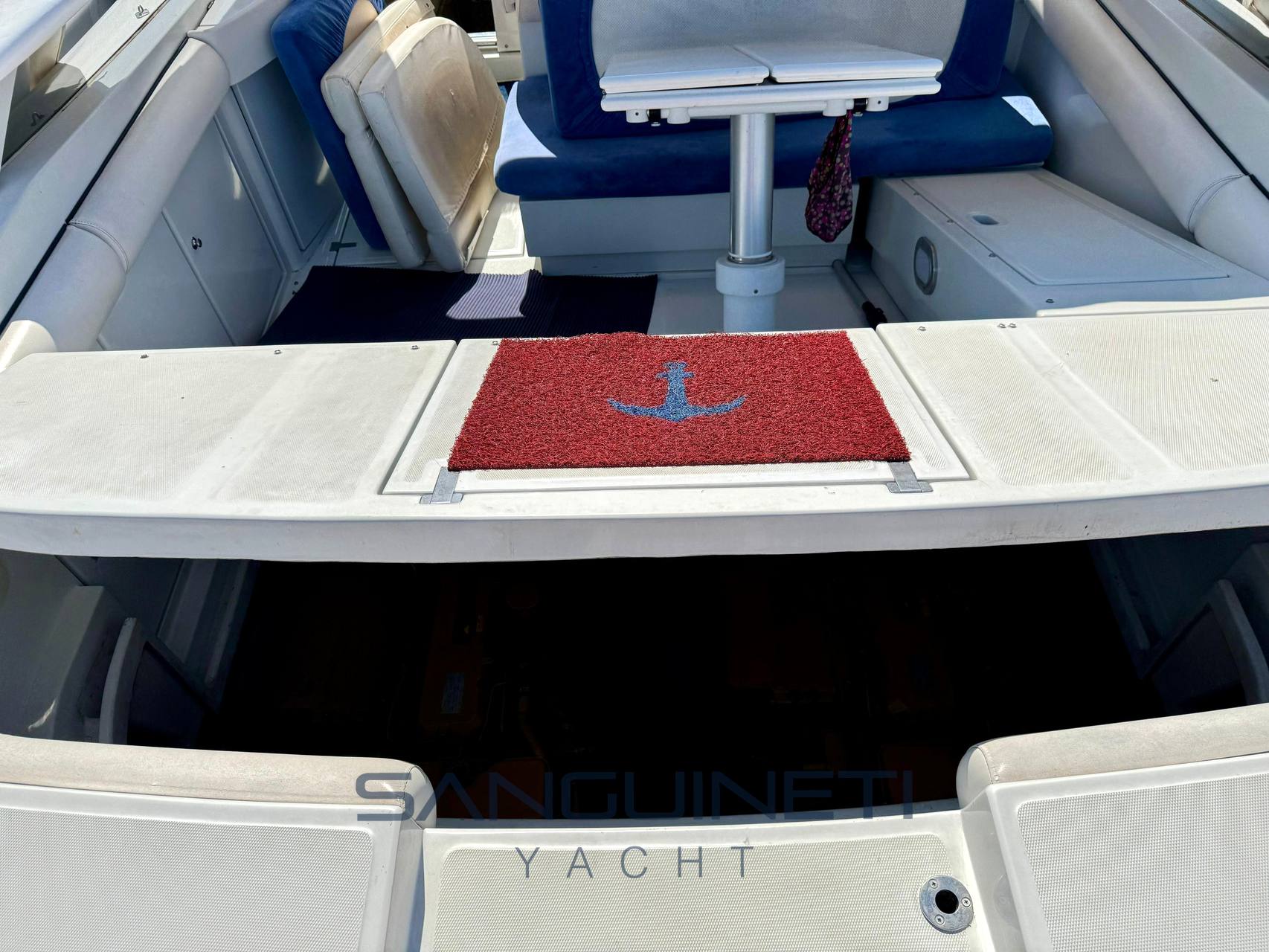Pershing 38