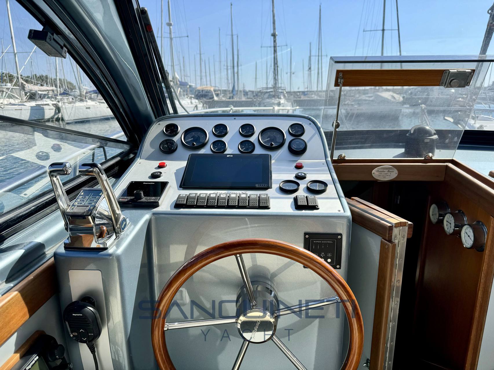Portofino Marine 10 special Instrumentation