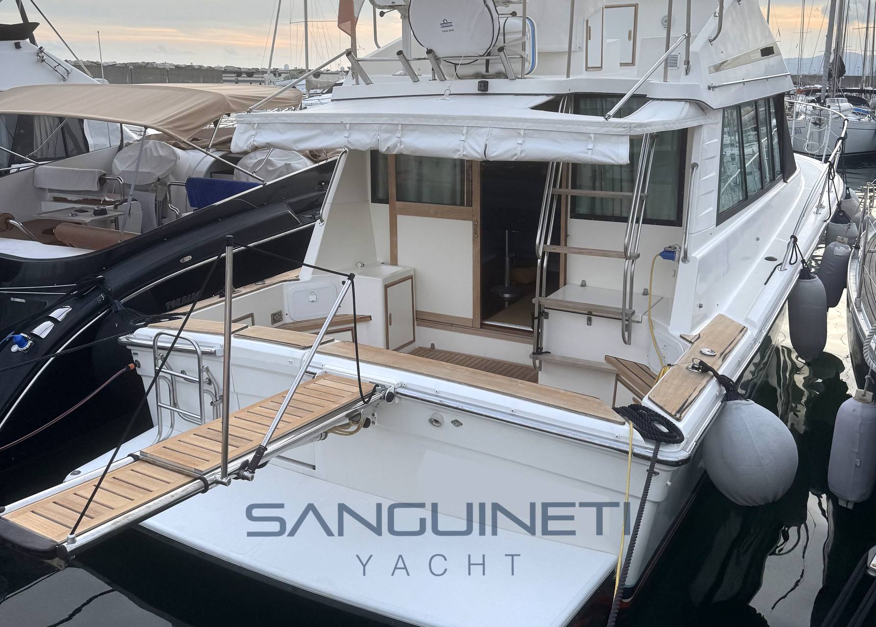 Riviera 35