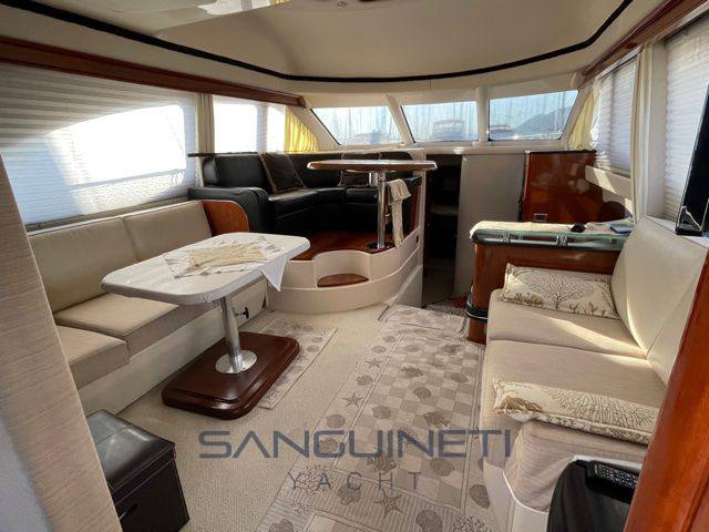 Sea Ray 455 sedan bridge