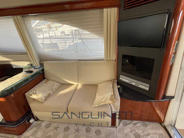 Sea Ray 455 sedan bridge