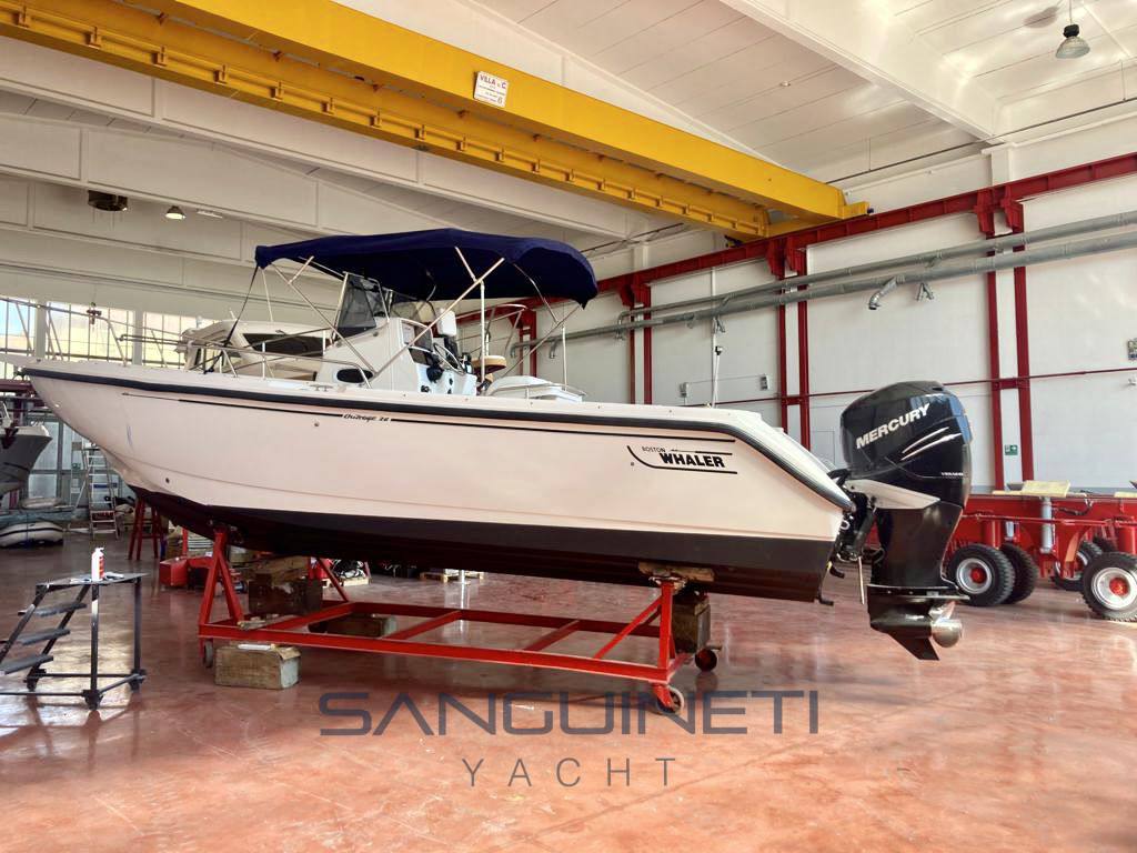 Boston Whaler Outrage 26 Motor boat used for sale