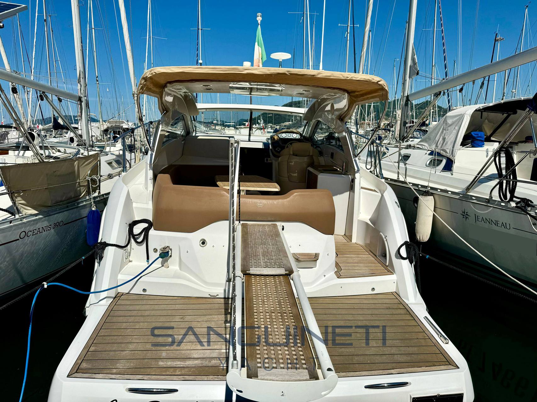 Sessa 35 ht hardtop Моторная лодка используется для продажи