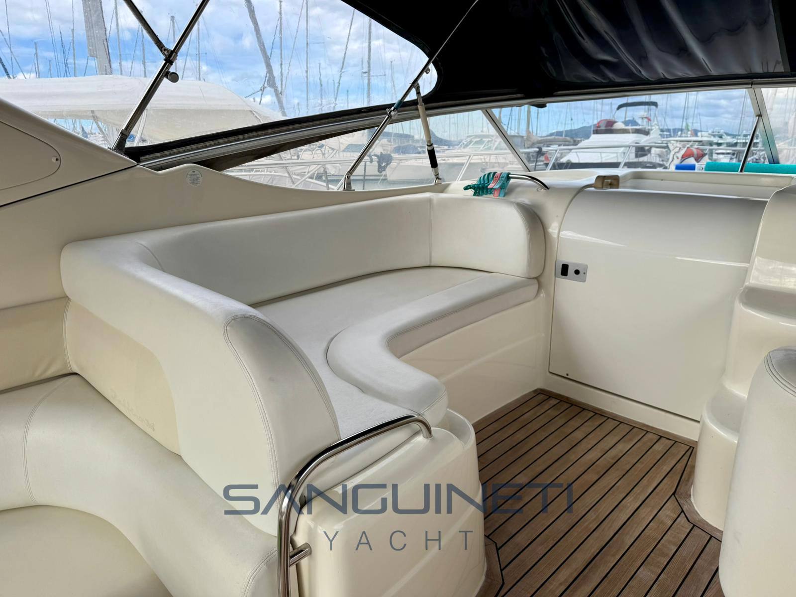 Cranchi Zaffiro 34 barca a motore