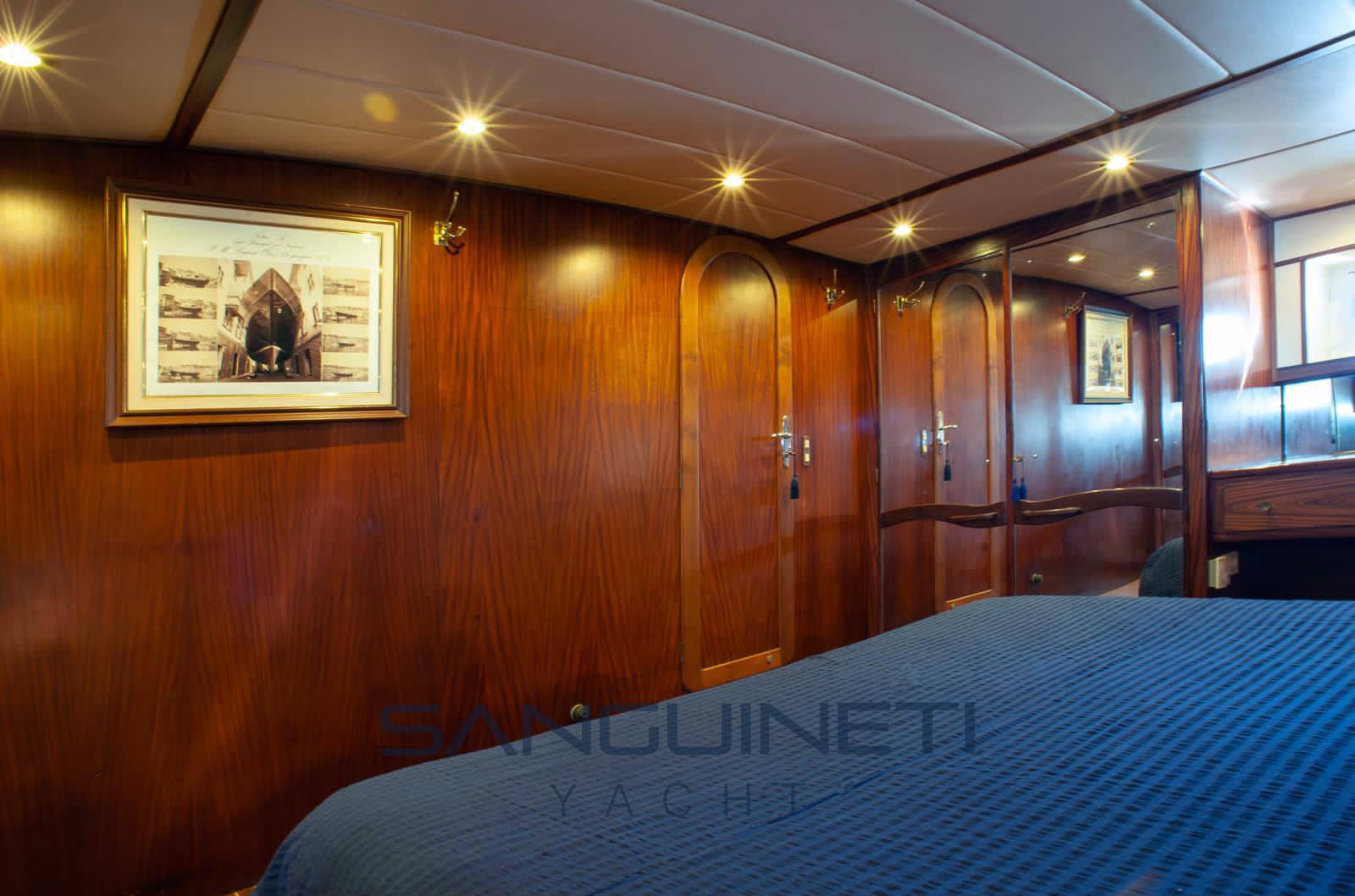 Moltedo Navetta barca a motore