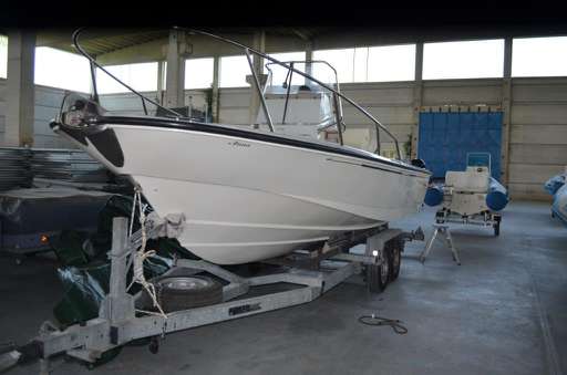 Boston whaler Boston whaler 25 outrage