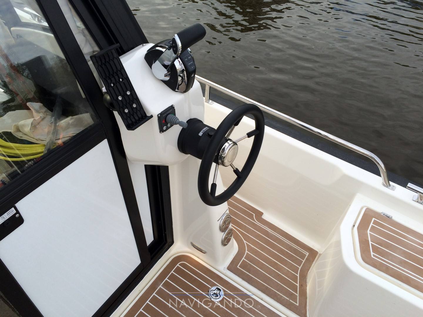 Artic Commuter 25 Motor boat new for sale