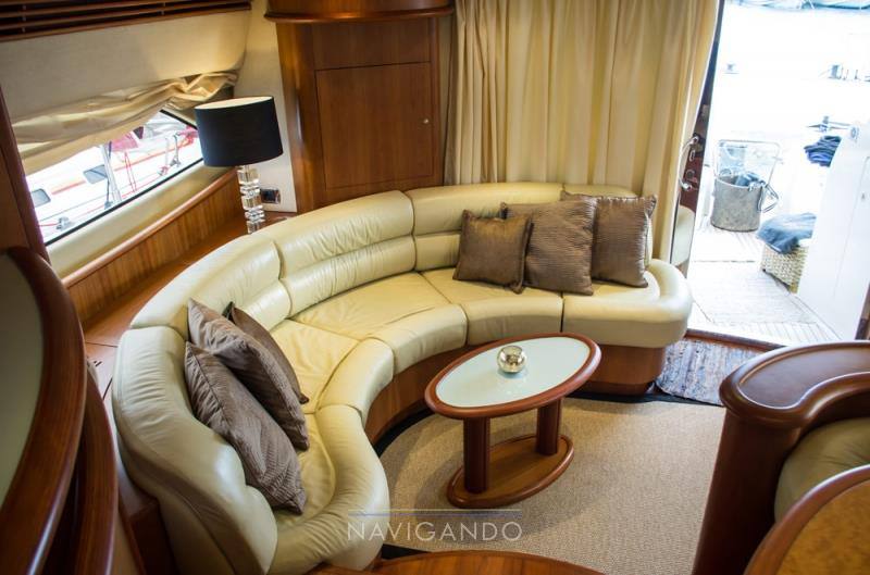 Aicon 56 fly Motor boat used for sale