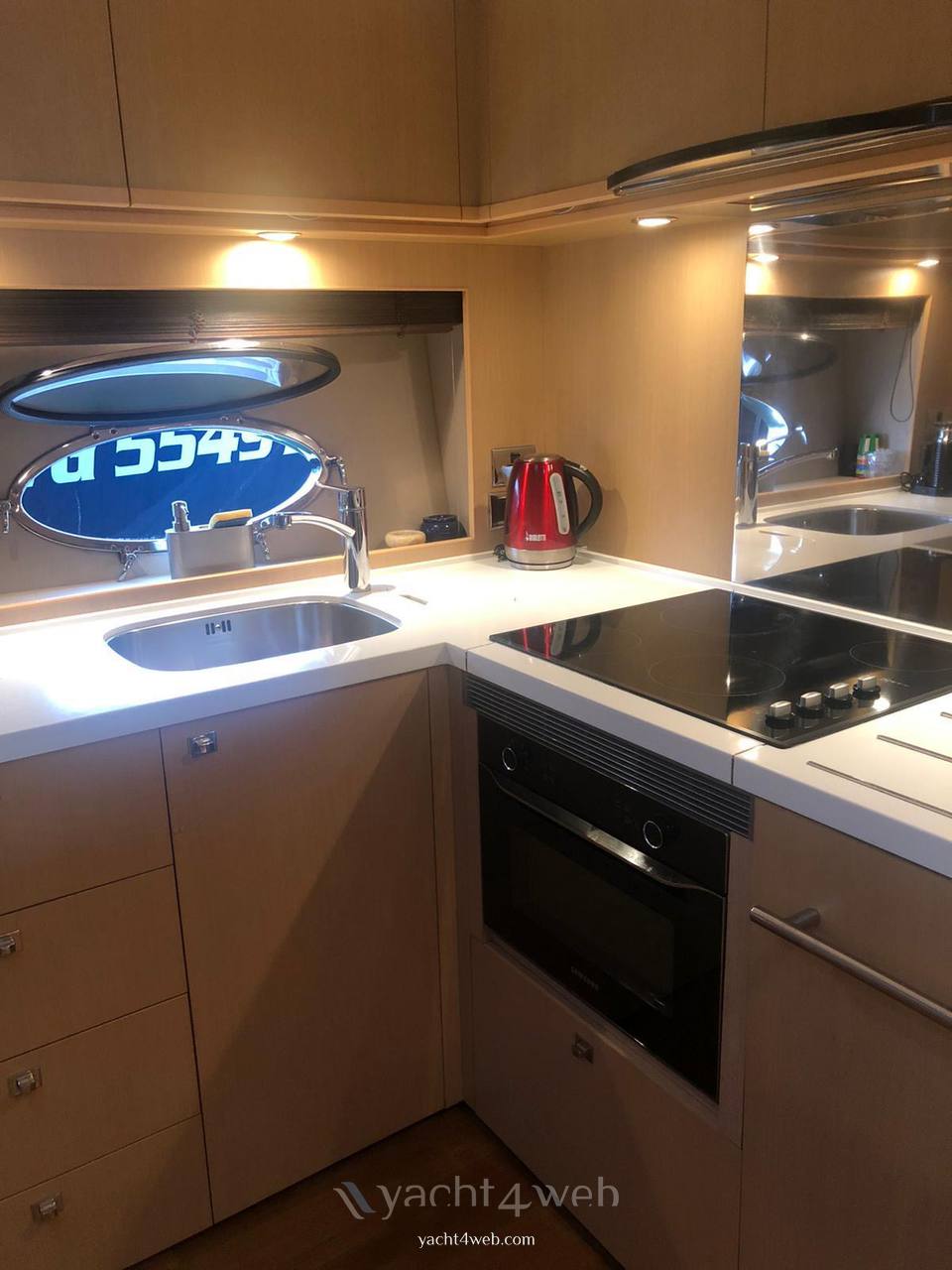 PRINCESS V 62