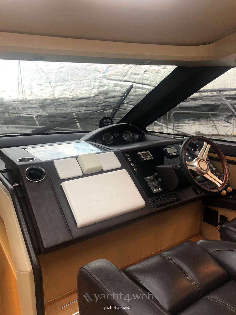 PRINCESS V 62