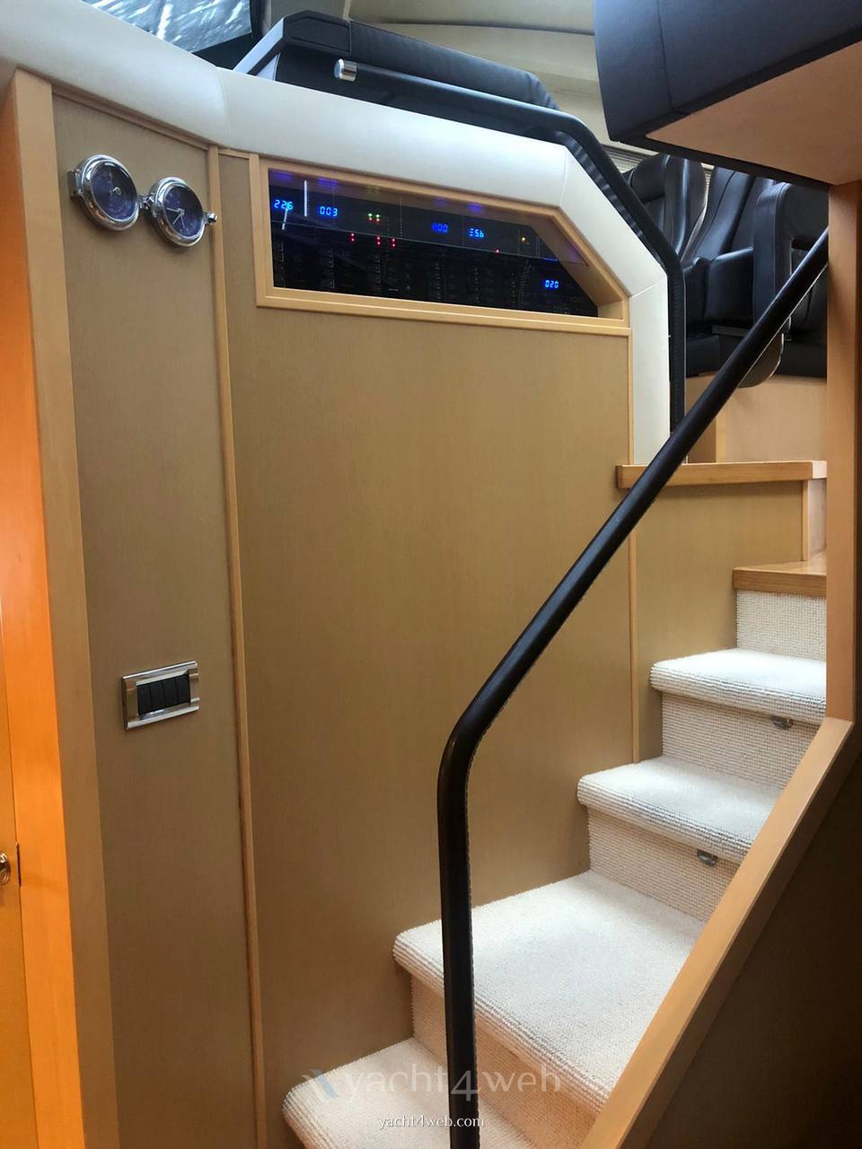 PRINCESS V 62