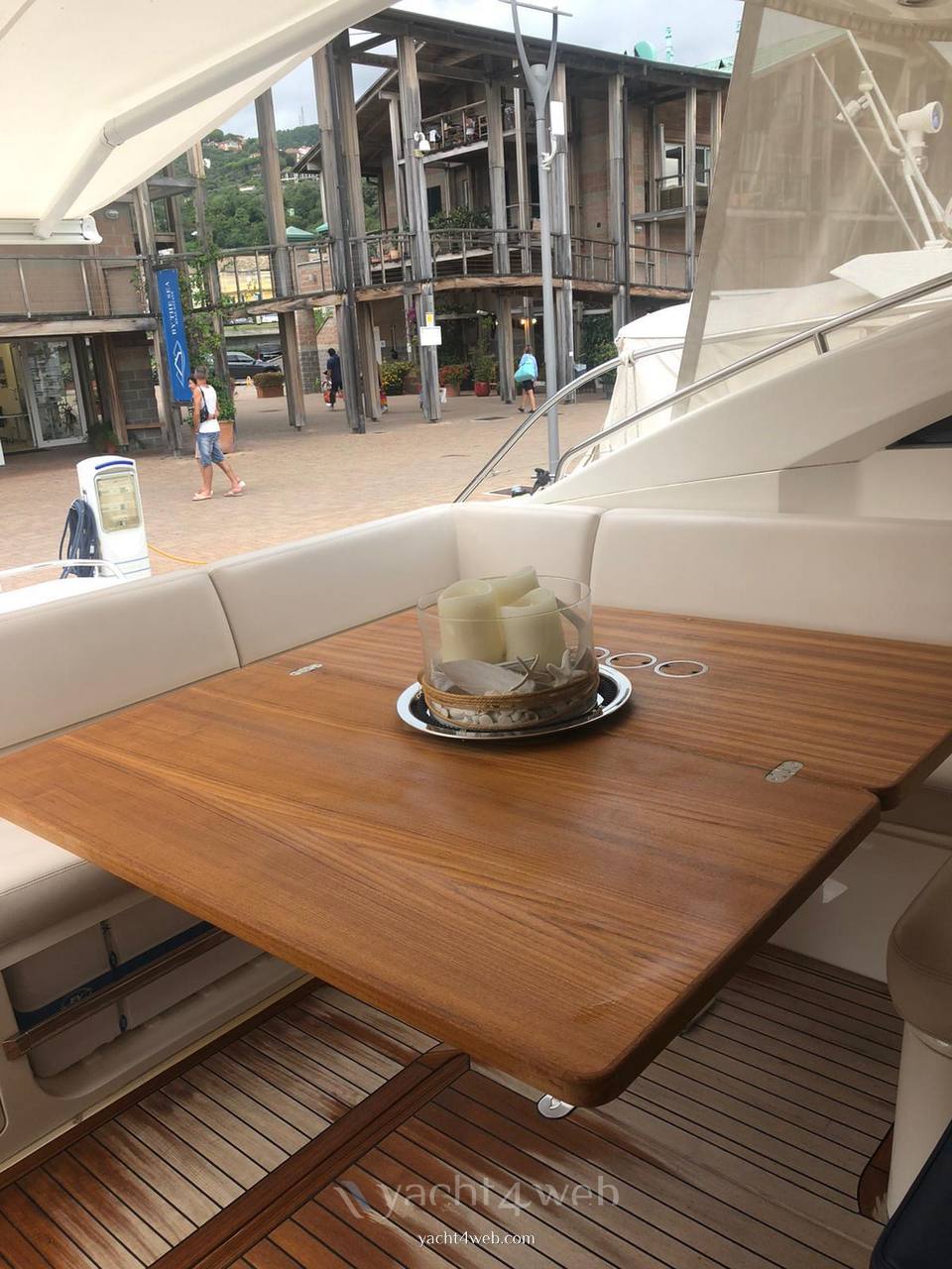 PRINCESS V 62