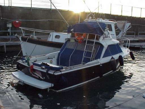 Bertram Bertram 25' fly cruiser