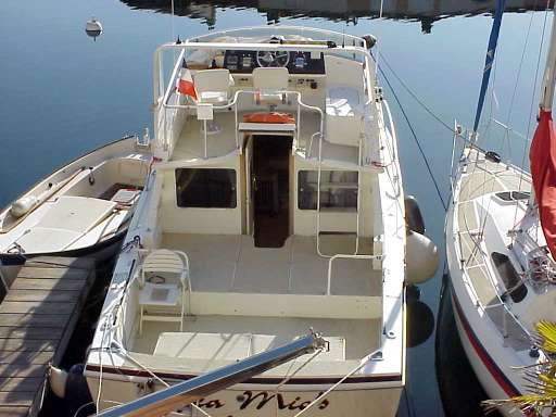 Bertram Bertram 28' fly cruiser