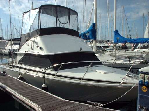 Bertram Bertram 28' fly cruiser