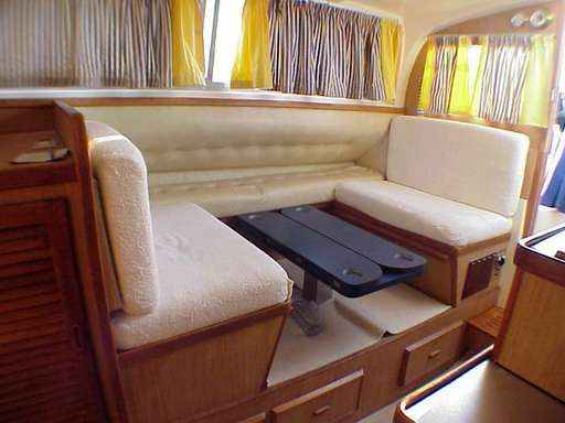 Bertram Bertram 28 fly cruiser