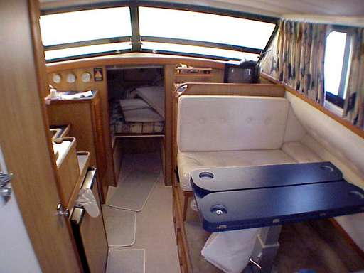 Bertram Bertram 28 fly cruiser