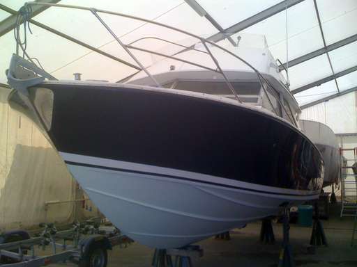 Bertram Bertram 28' fly cruiser