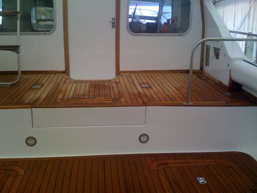 Bertram Bertram 28' fly cruiser