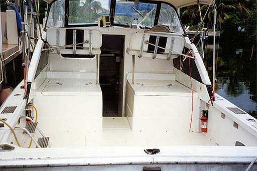 Bertram Bertram 31' express cruiser