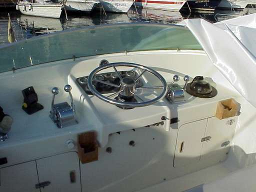 Bertram Bertram 31' fly cruiser