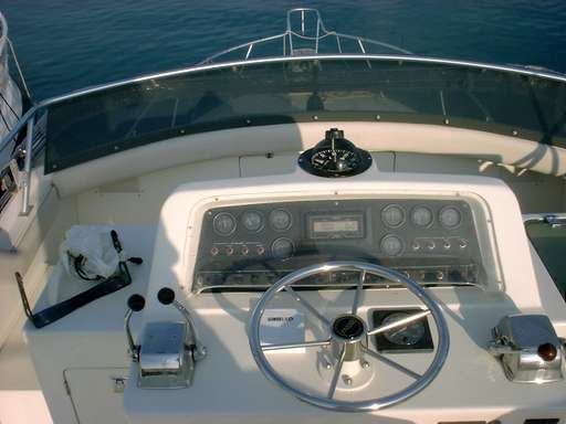 Bertram Bertram 37' convertible