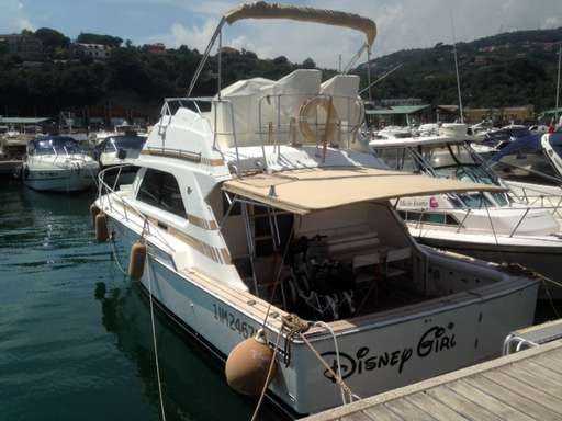 Bertram Bertram 37' convertible