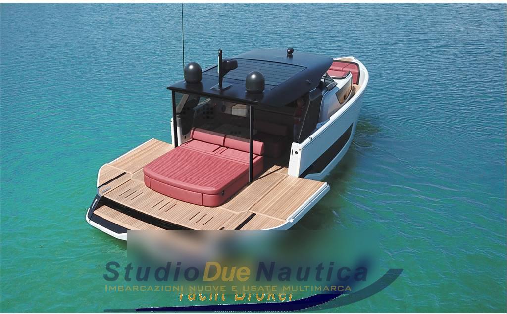 Cranchi 46 luxury tender قارب بمحرك جديد للبيع