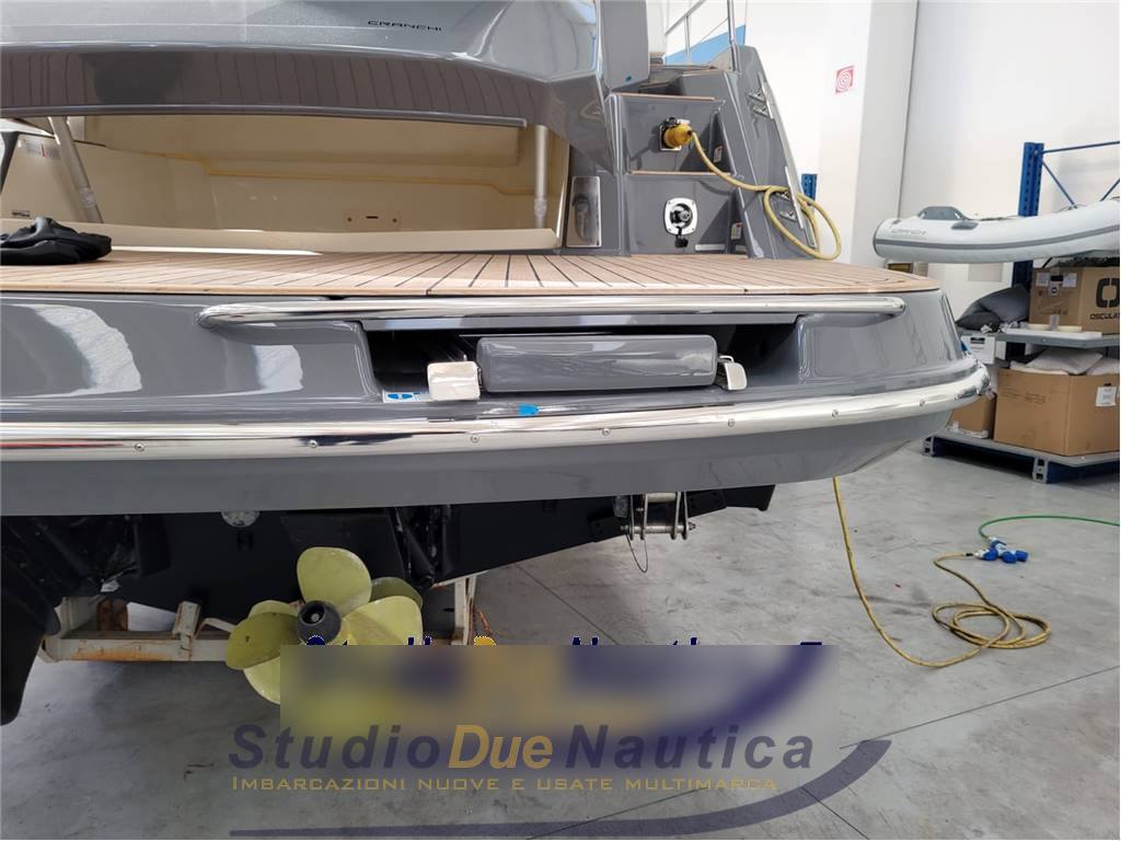 Cranchi E52 f evoluzione Моторная лодка используется для продажи