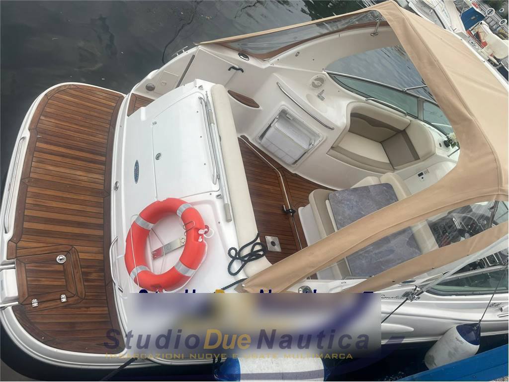Chaparral 270 signature Моторная лодка используется для продажи