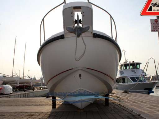 Boston whaler Boston whaler 26 outrage