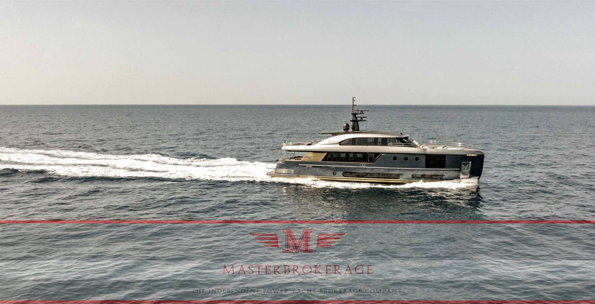 Azimut Magellano 30 metri Deslocamento