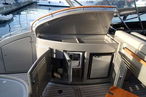 RIVA CANTIERI S.p.A. RIVA CANTIERI S.p.A. RIVALE 52