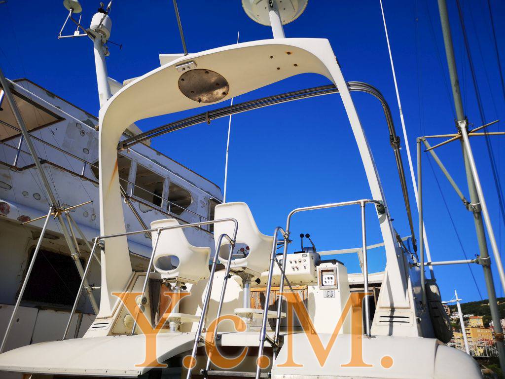 Hatteras 53 convertibile barca a motore