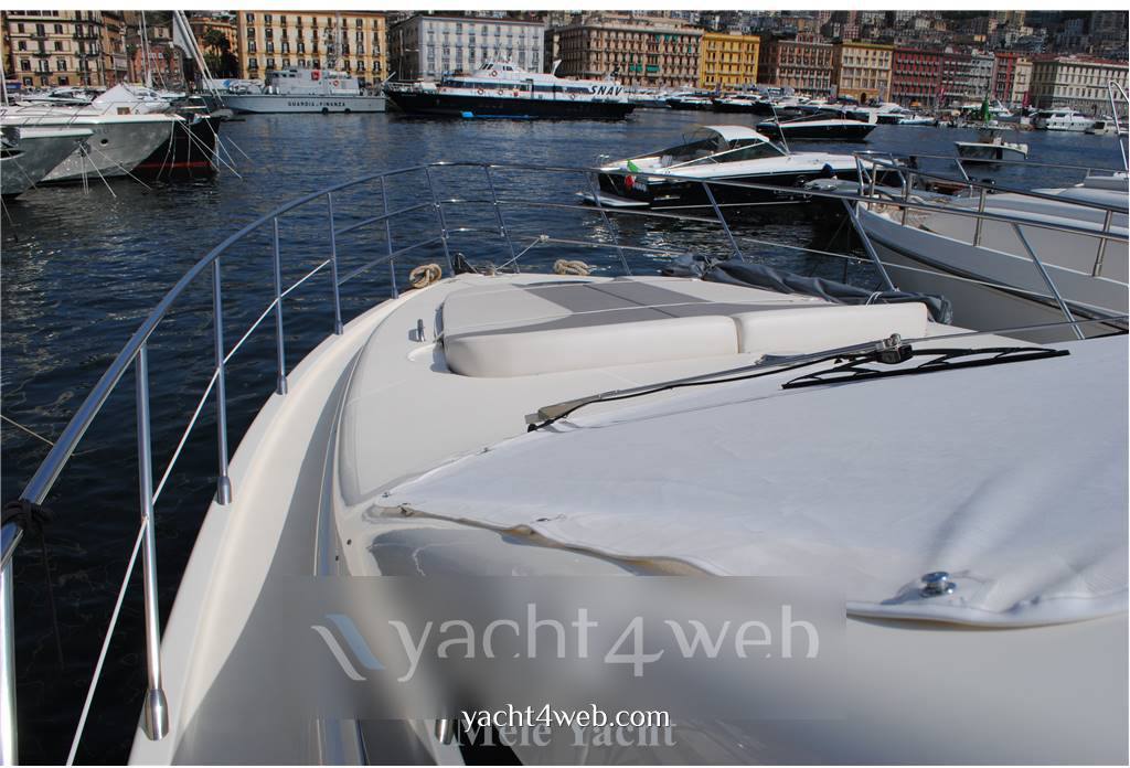 Azimut 62 fly Motor boat used for sale