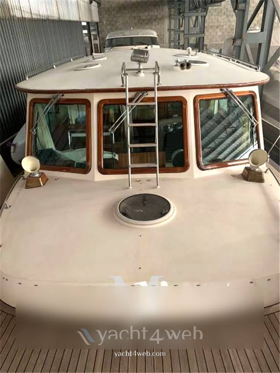 Austin parker Lobster 42 Моторная лодка используется для продажи
