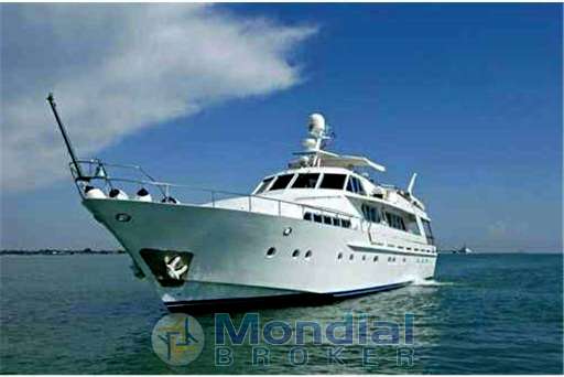 Benetti Benetti 28 s mazal