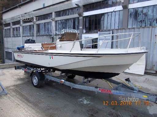 Boston whaler Boston whaler 18 outrage